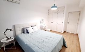 Central And New Fancy 2 Bedroom Apart.W/ 2 Wc